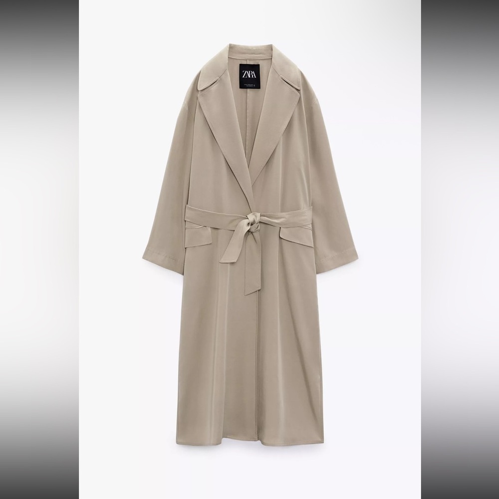 Belted trench